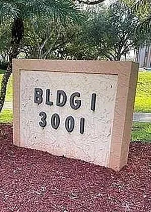 3001 W ROLLING HILLS CIRCLE #709 Davie, FL 33328