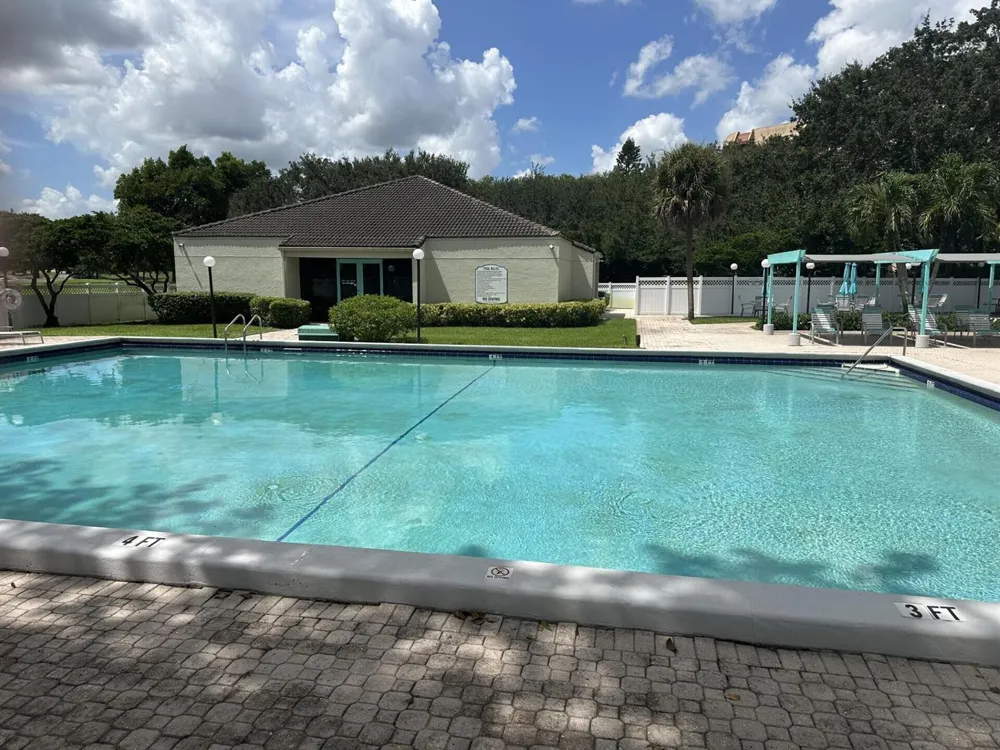 3001 W ROLLING HILLS CIRCLE #709 Davie, FL 33328