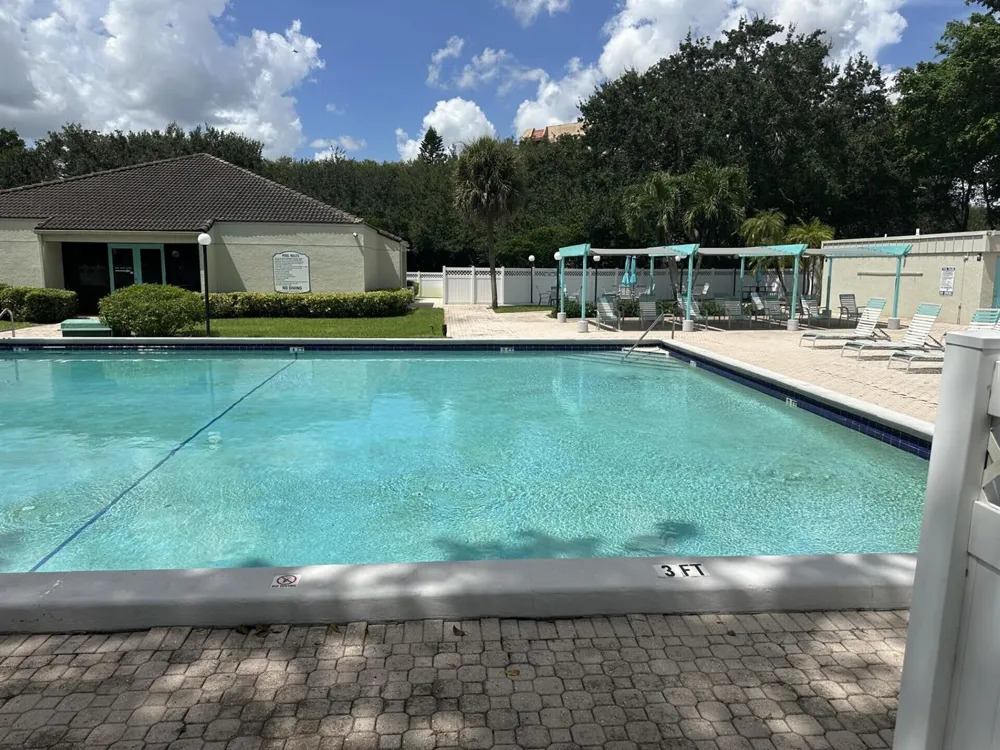3001 W ROLLING HILLS CIRCLE #709 Davie, FL 33328