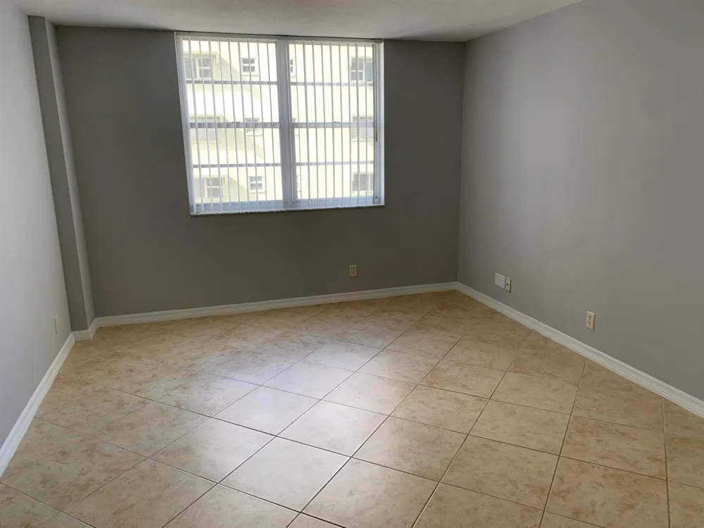 3001 W ROLLING HILLS CIRCLE #709 Davie, FL 33328
