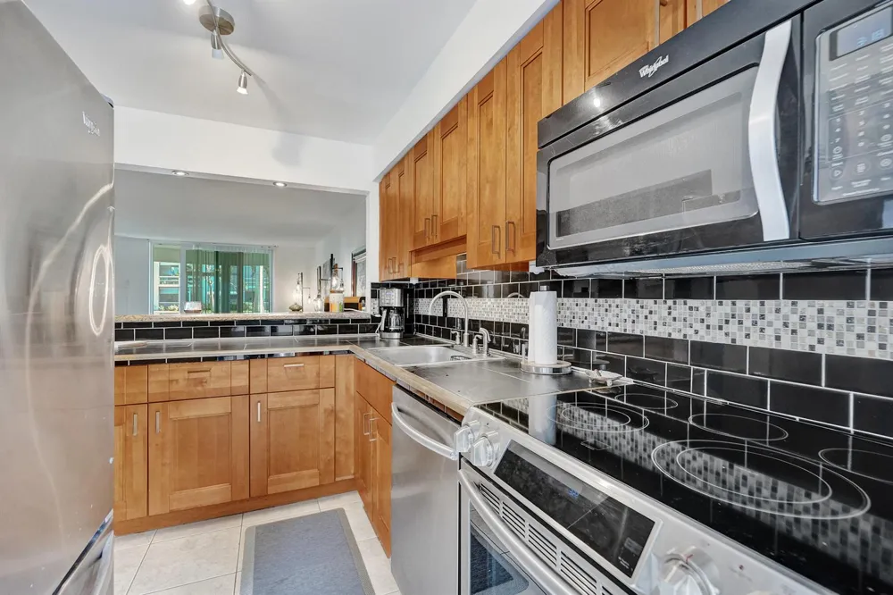 1040 SE 4TH AVENUE #120 Deerfield Beach, FL 33441