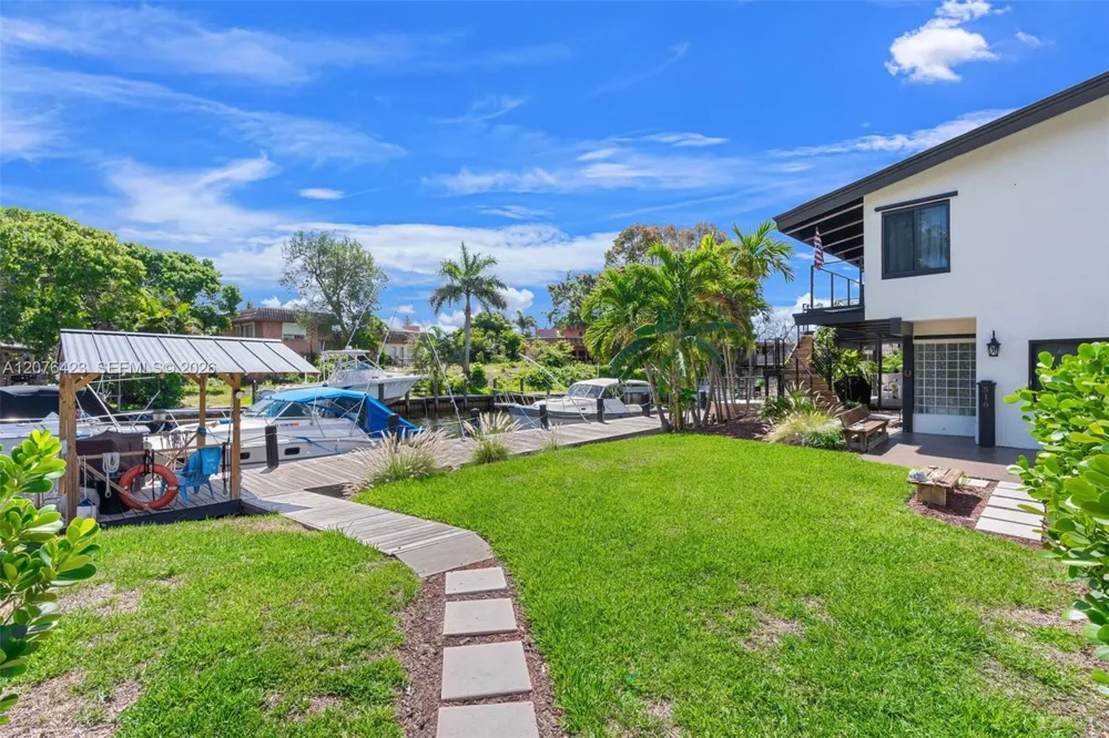 516 NE 6th Ave Deerfield Beach, FL 33441