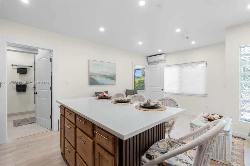 516 NE 6th Ave Deerfield Beach, FL 33441