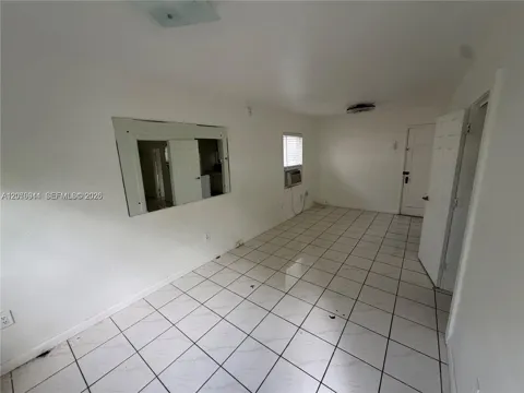2430 SW 25th Ter #3