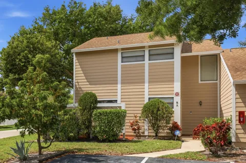 301 LAKEWOOD DRIVE #8A