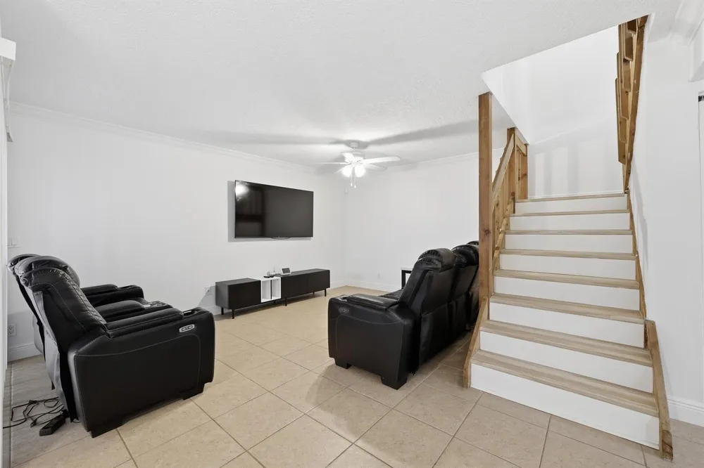 301 LAKEWOOD DRIVE #8A Jupiter, FL 33458