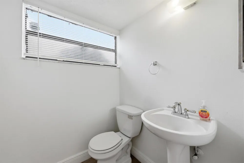 301 LAKEWOOD DRIVE #8A Jupiter, FL 33458