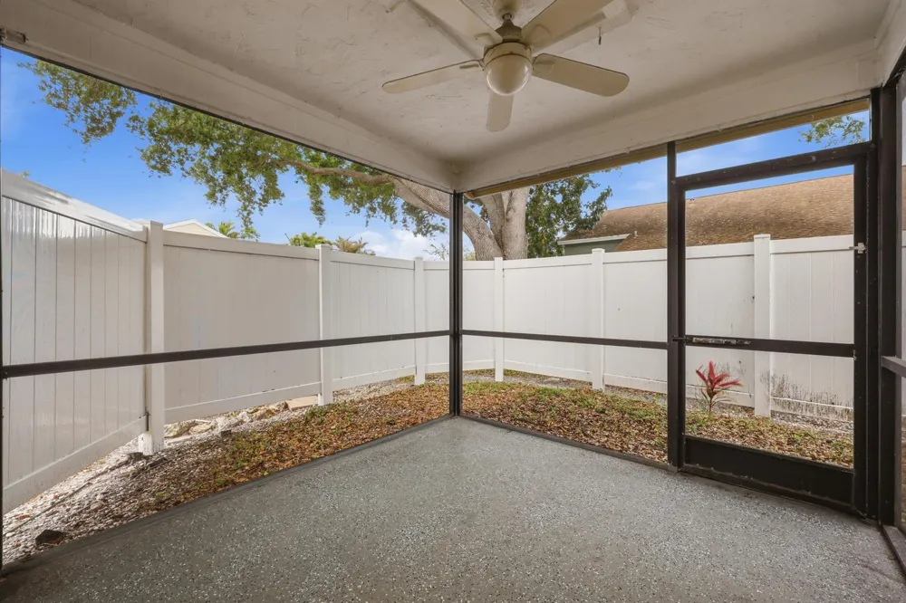 301 LAKEWOOD DRIVE #8A Jupiter, FL 33458