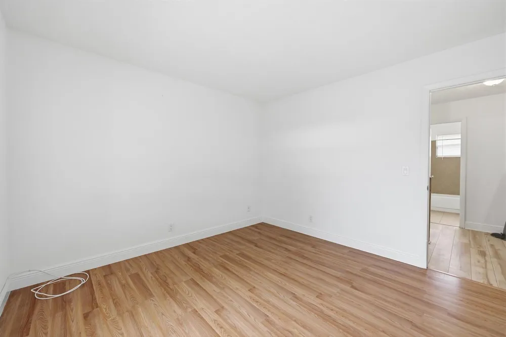 301 LAKEWOOD DRIVE #8A Jupiter, FL 33458