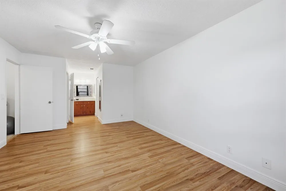 301 LAKEWOOD DRIVE #8A Jupiter, FL 33458