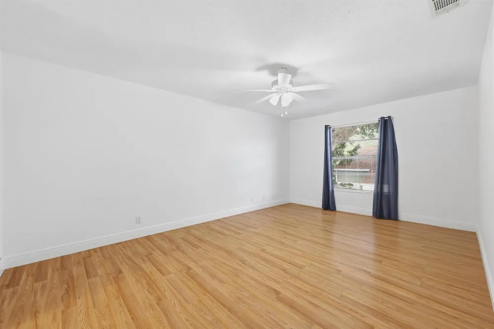 301 LAKEWOOD DRIVE #8A Jupiter, FL 33458