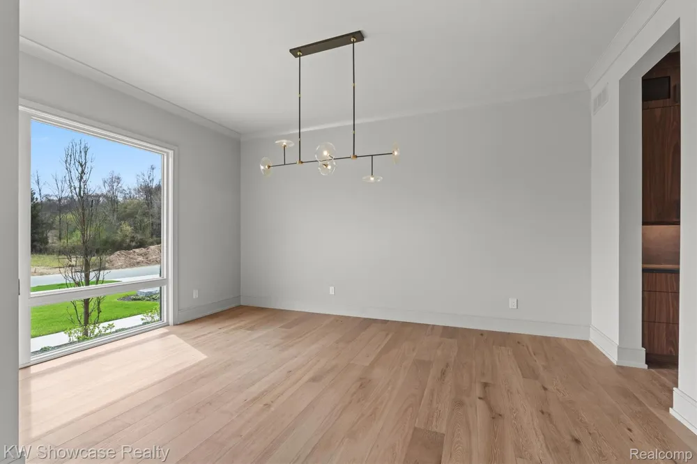 2559 Crystal Lake Drive Commerce Charter Township, MI 48382