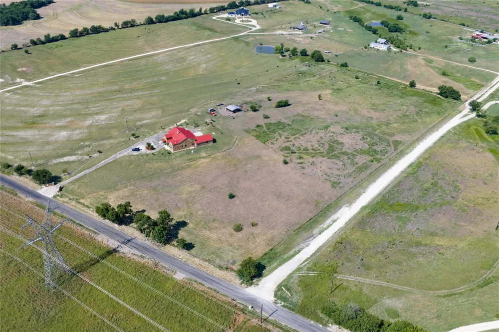2103 County Road 320 Granger, TX 76530