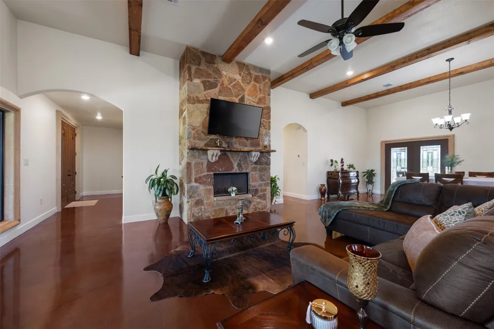2103 County Road 320 Granger, TX 76530