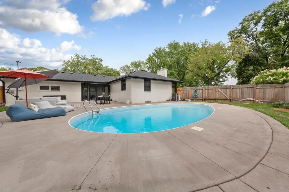 5400 Richmond Lane Edina, MN 55436