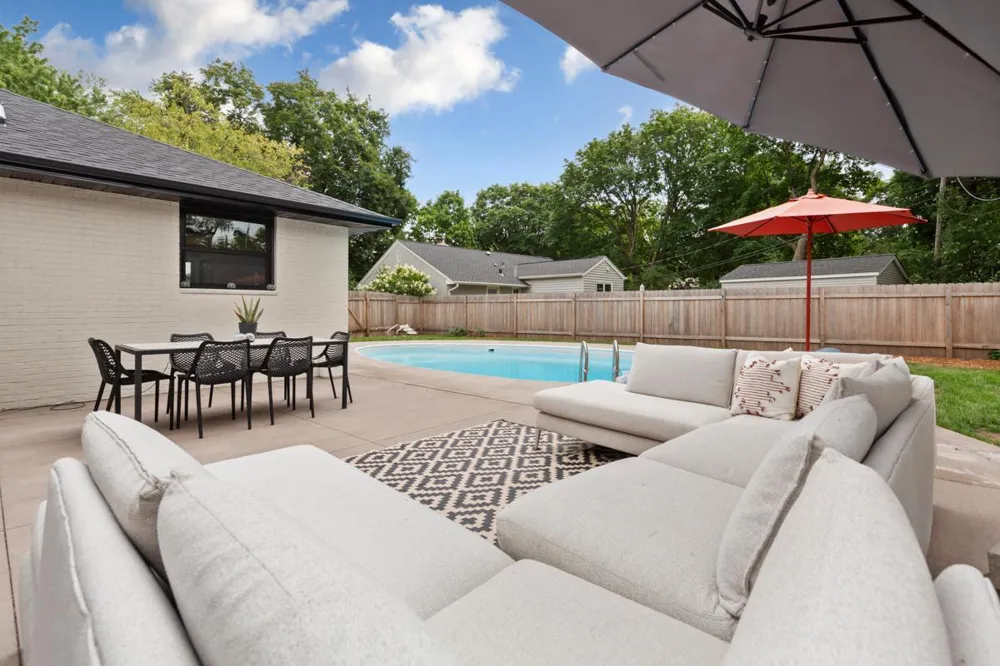 5400 Richmond Lane Edina, MN 55436