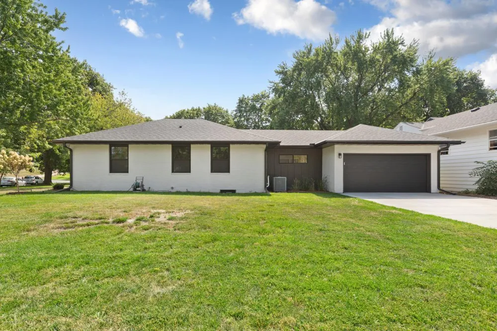 5400 Richmond Lane Edina, MN 55436