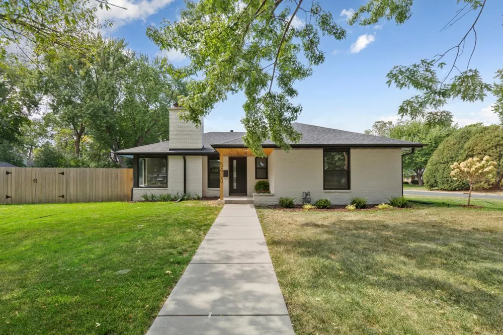 5400 Richmond Lane Edina, MN 55436