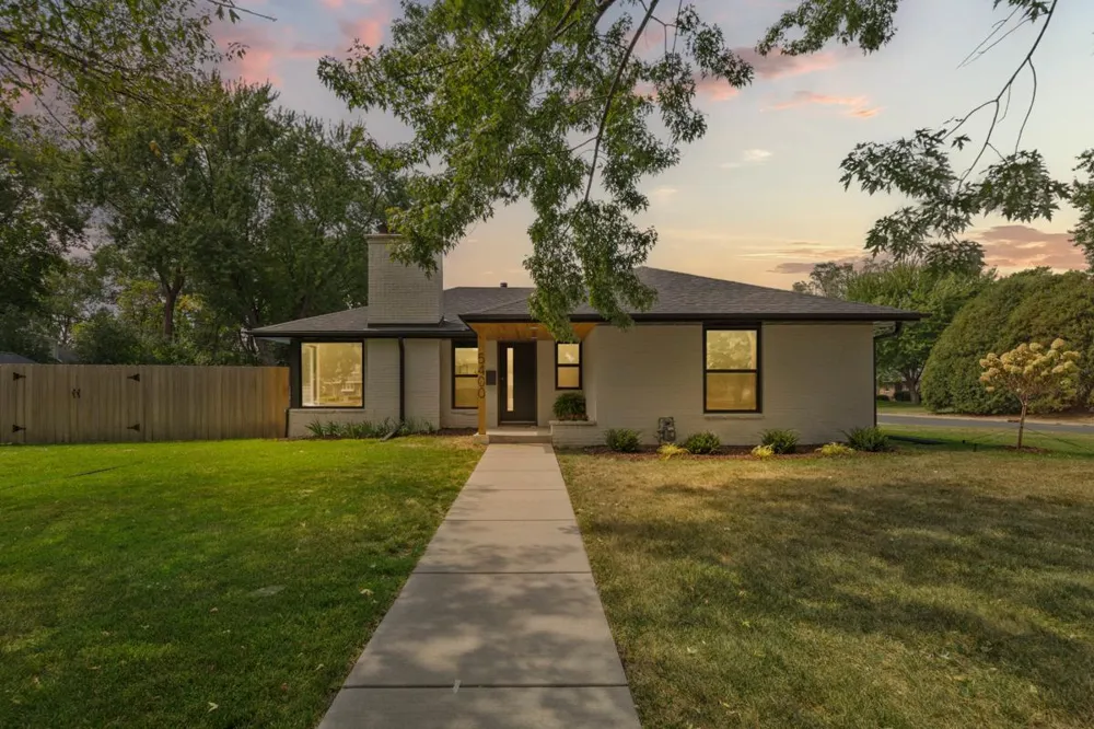 5400 Richmond Lane Edina, MN 55436