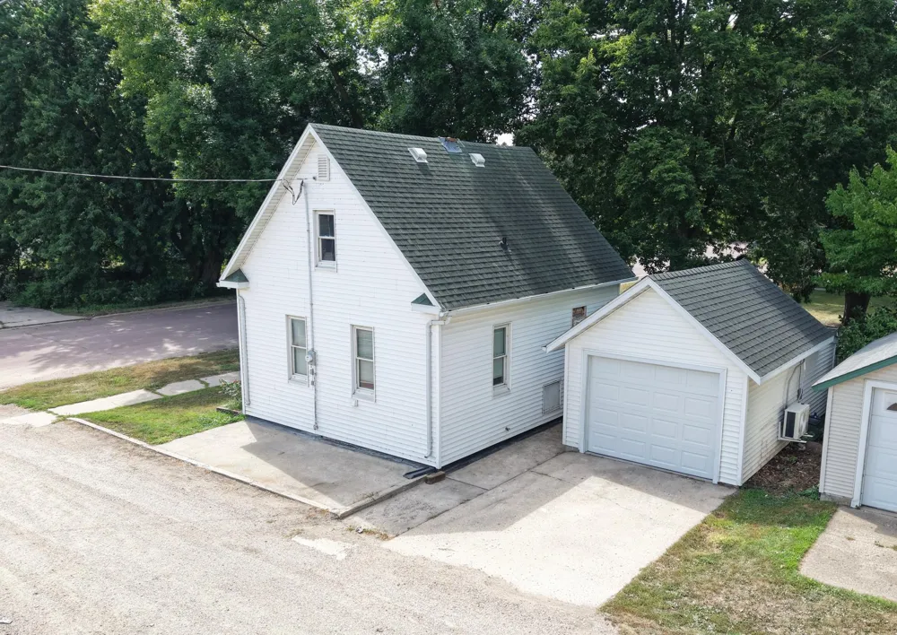 838 7th Street Westbrook, MN 56183
