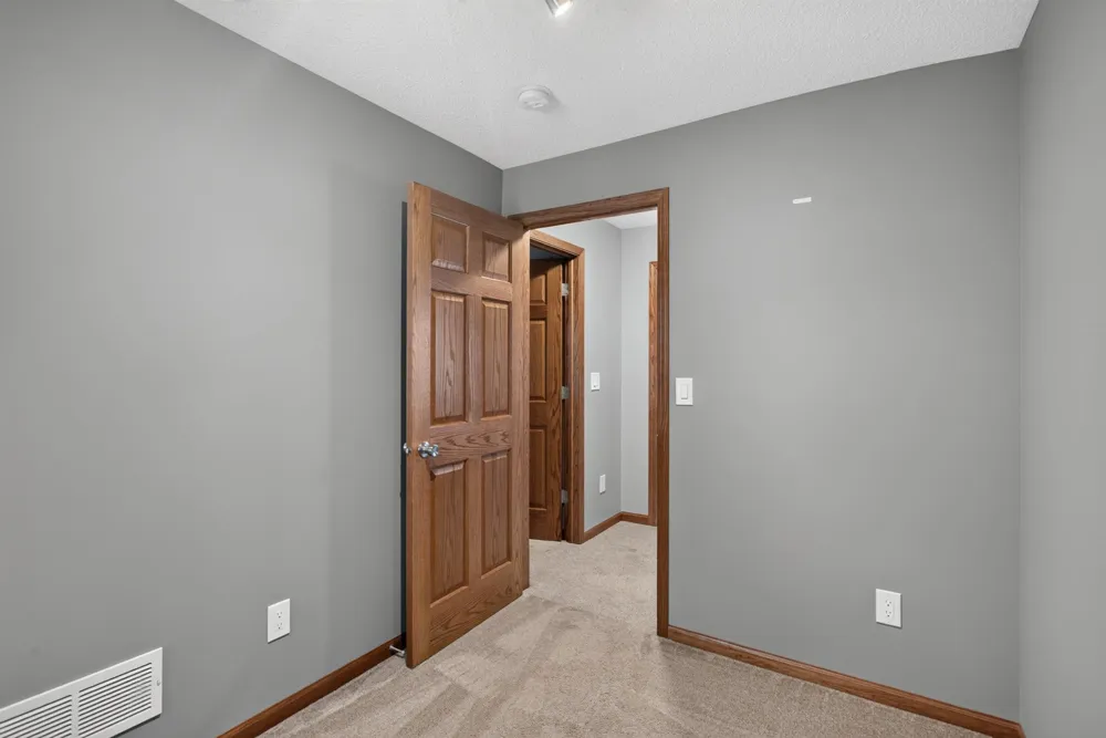935 5th Avenue W Shakopee, MN 55379