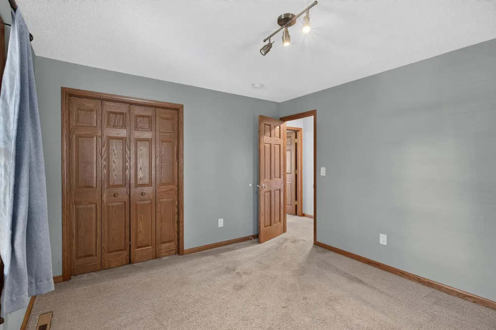 935 5th Avenue W Shakopee, MN 55379