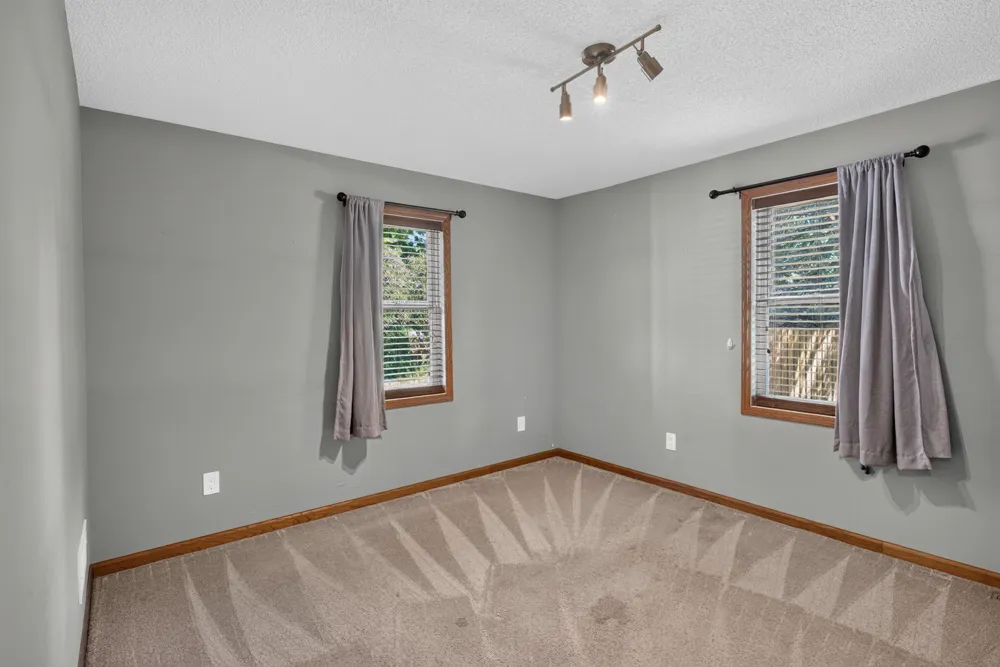 935 5th Avenue W Shakopee, MN 55379