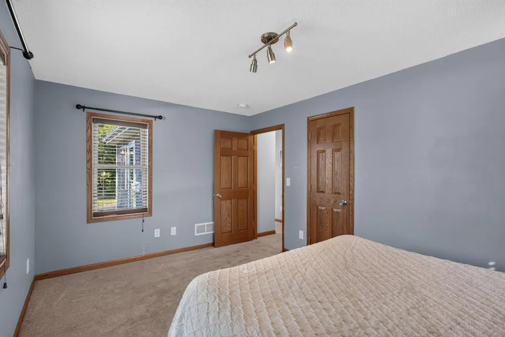 935 5th Avenue W Shakopee, MN 55379