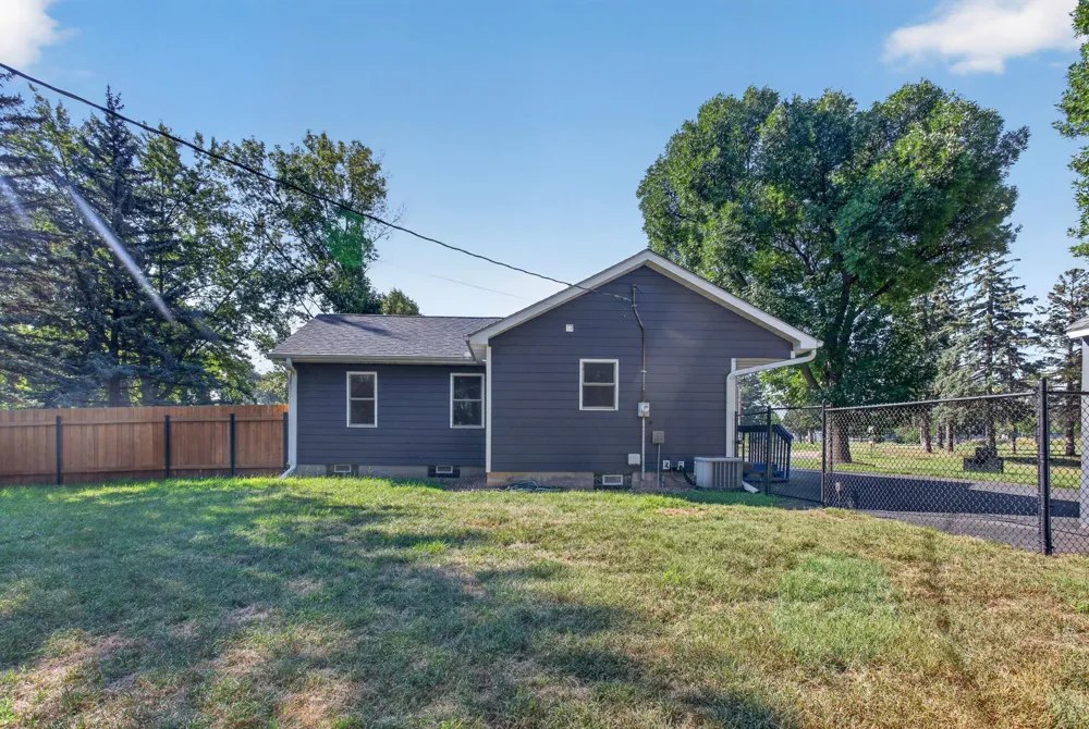 935 5th Avenue W Shakopee, MN 55379