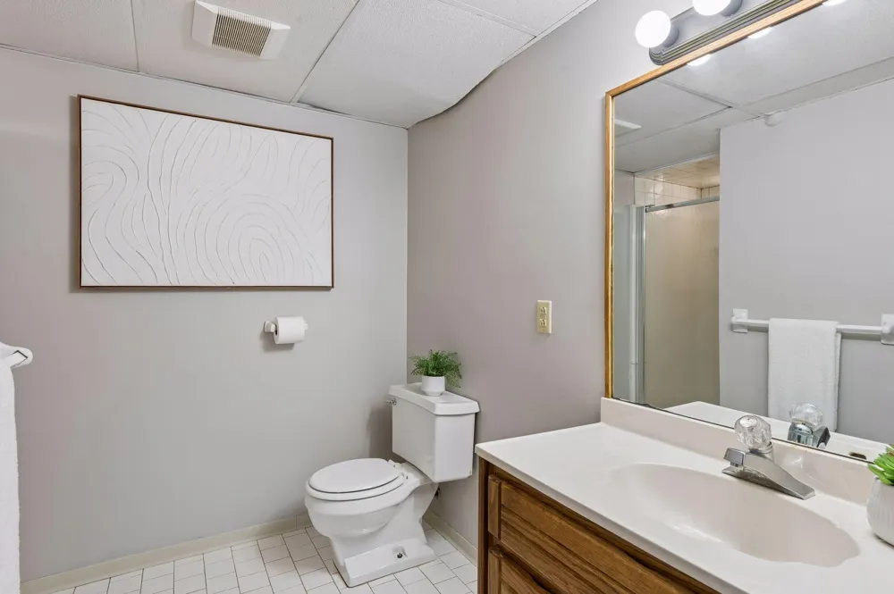 5908 W 104th Street Bloomington, MN 55438