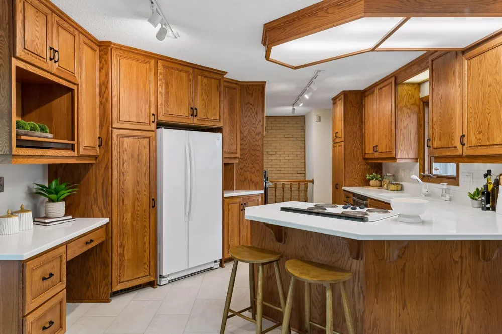 5908 W 104th Street Bloomington, MN 55438
