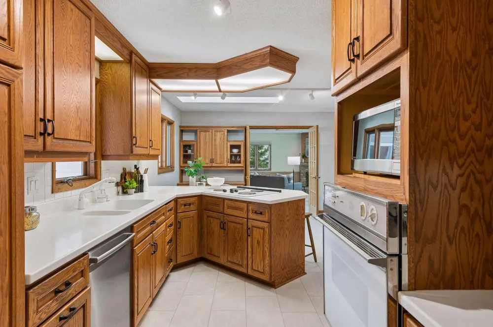 5908 W 104th Street Bloomington, MN 55438