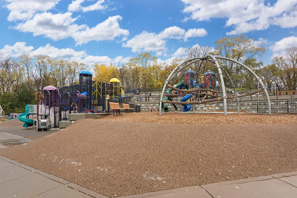 5908 W 104th Street Bloomington, MN 55438