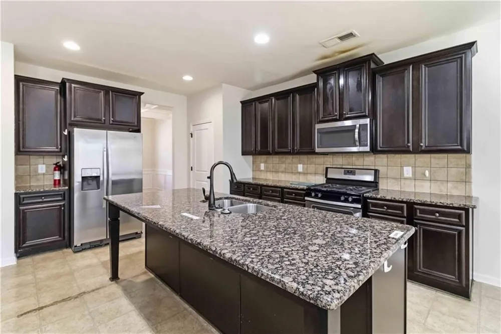 2138 Dodson Woods Drive Union City, GA 30213