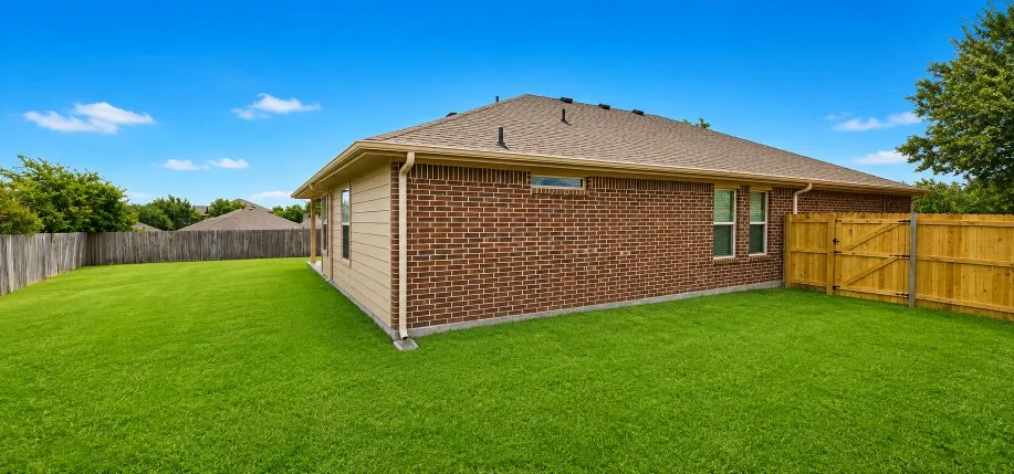 127 Creekview Drive Azle, TX 76020