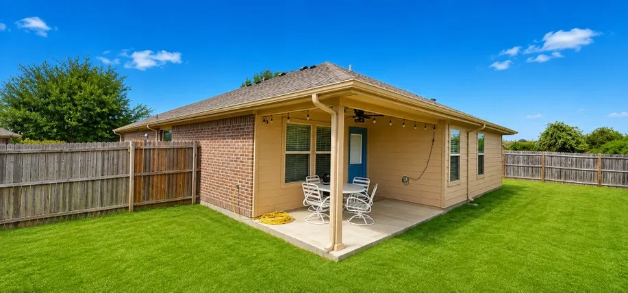 127 Creekview Drive Azle, TX 76020