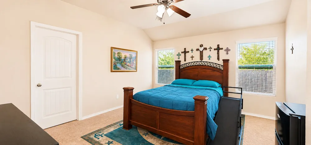 127 Creekview Drive Azle, TX 76020