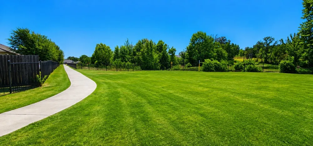 127 Creekview Drive Azle, TX 76020