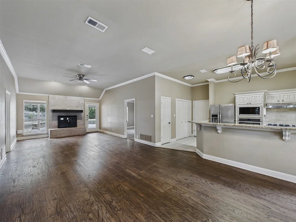 616 W Walcott Street Pilot Point, TX 76258