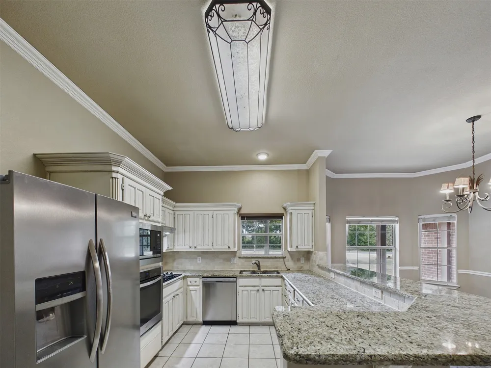 616 W Walcott Street Pilot Point, TX 76258
