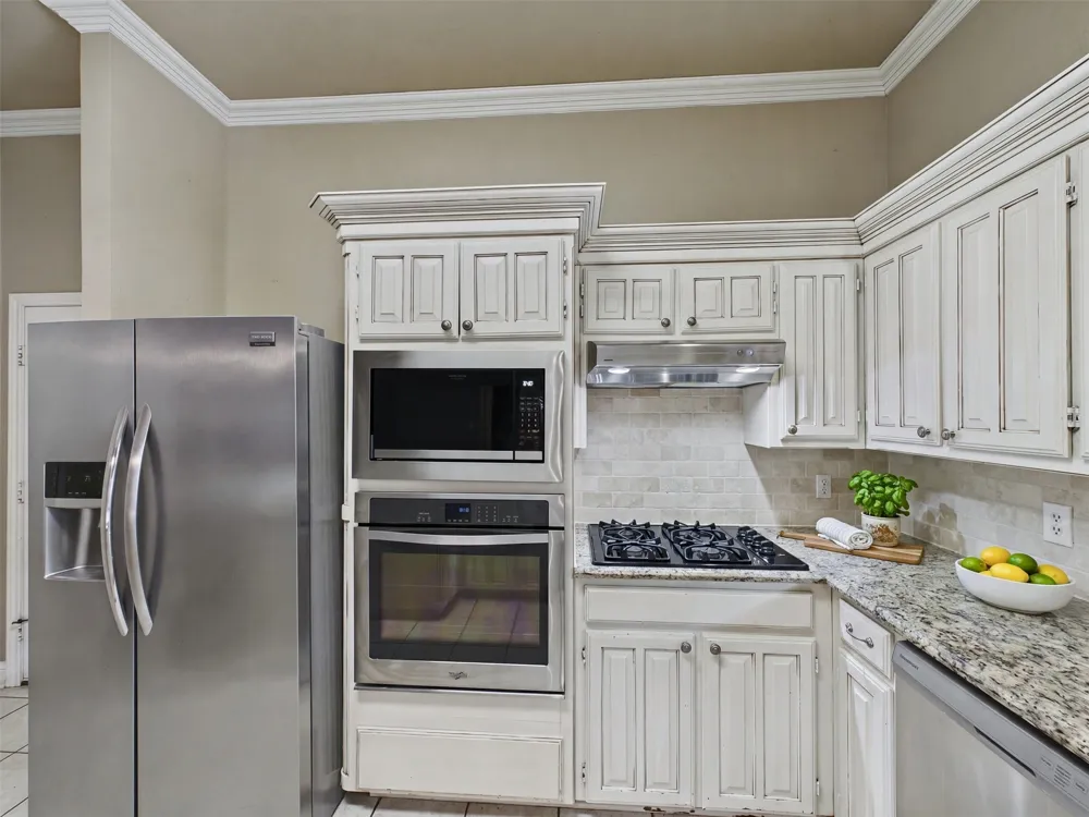 616 W Walcott Street Pilot Point, TX 76258