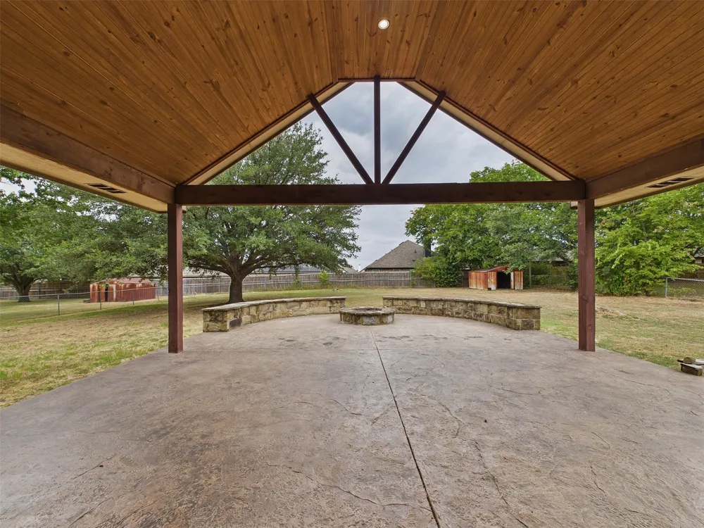 616 W Walcott Street Pilot Point, TX 76258
