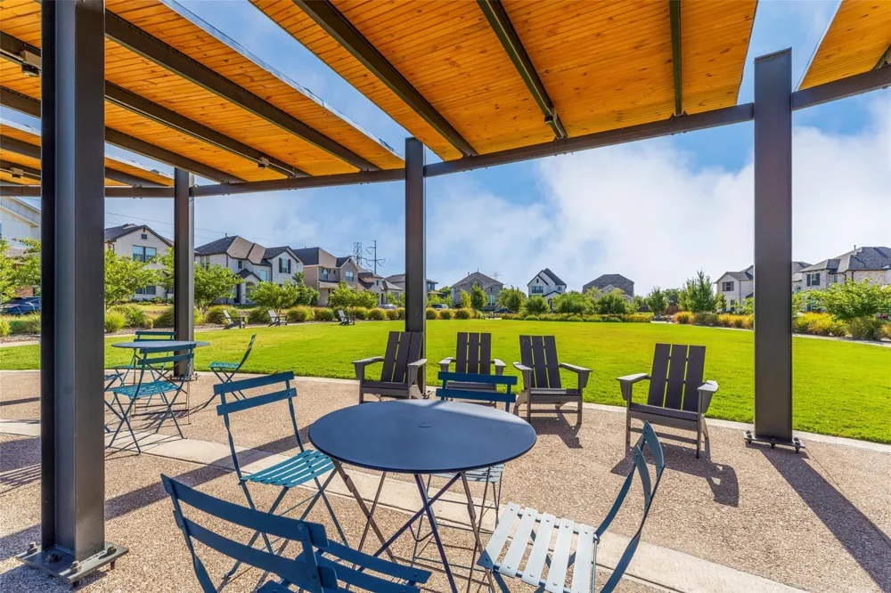 905 Carnation Drive Crowley, TX 76036