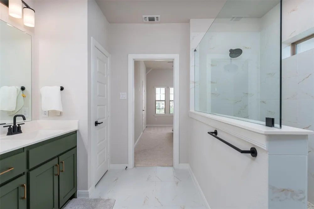 905 Carnation Drive Crowley, TX 76036