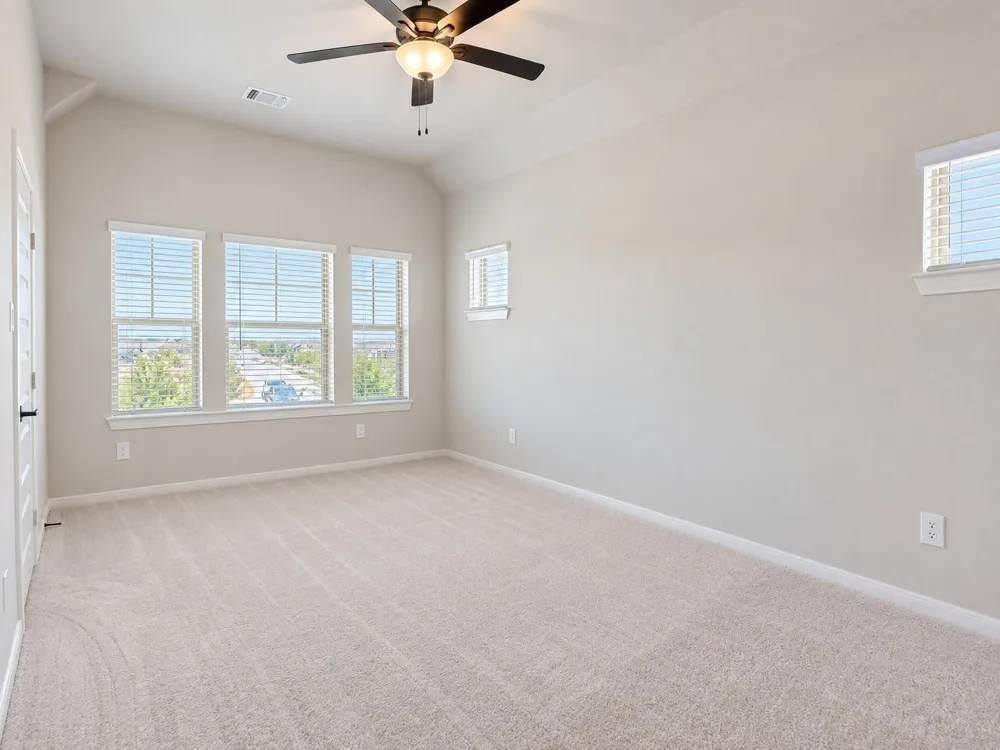905 Carnation Drive Crowley, TX 76036