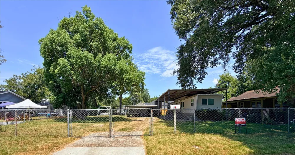 310 E Jack Street Baytown, TX 77520