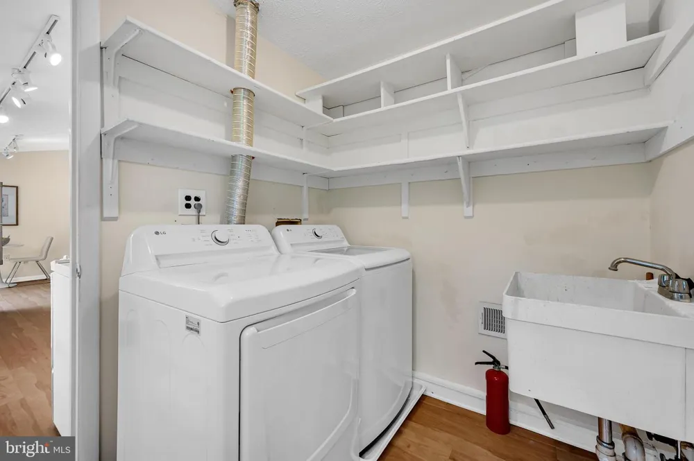 327 S HORNERS LANE Rockville, MD 20850