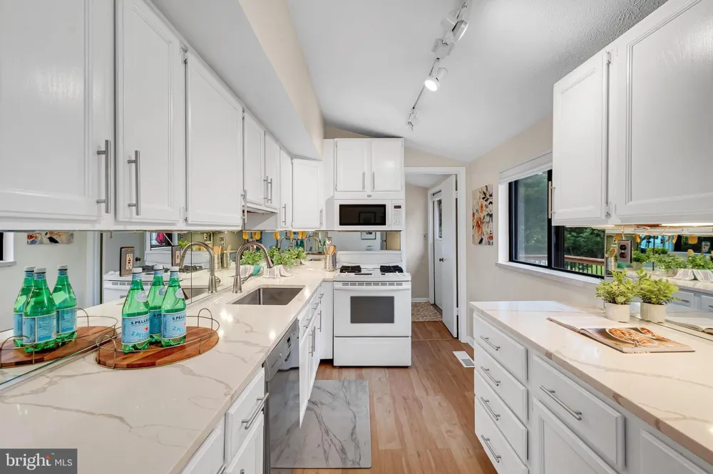 327 S HORNERS LANE Rockville, MD 20850