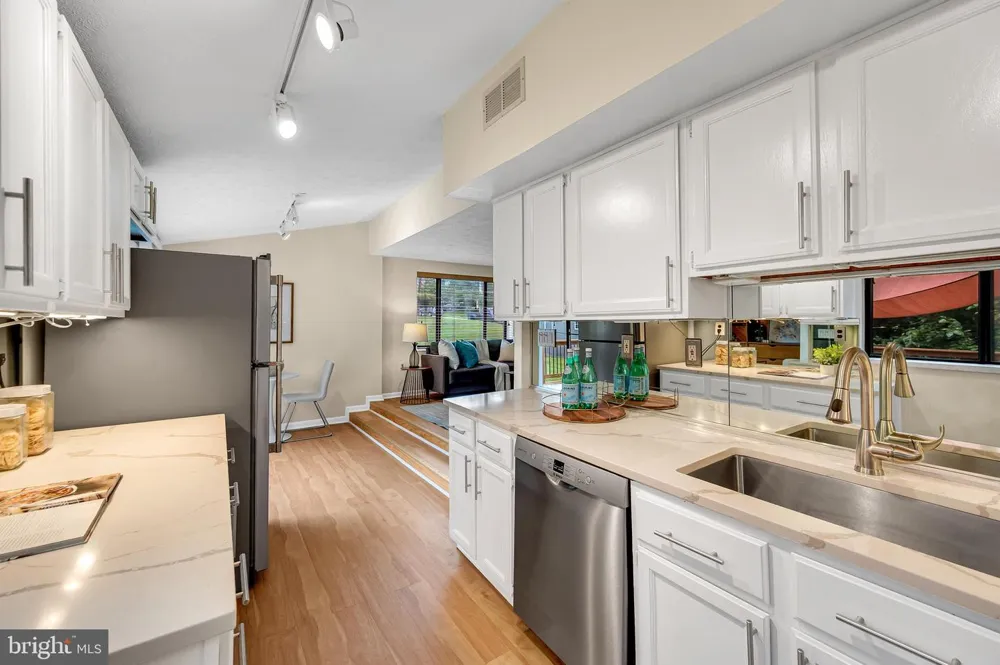 327 S HORNERS LANE Rockville, MD 20850