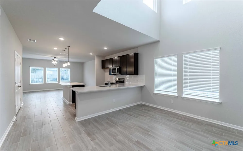 1232 Sweden Seguin, TX 78155